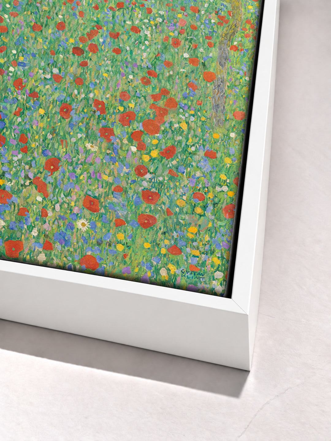 Blühender Mohn by Gustav Klimt white floater frame corner detail